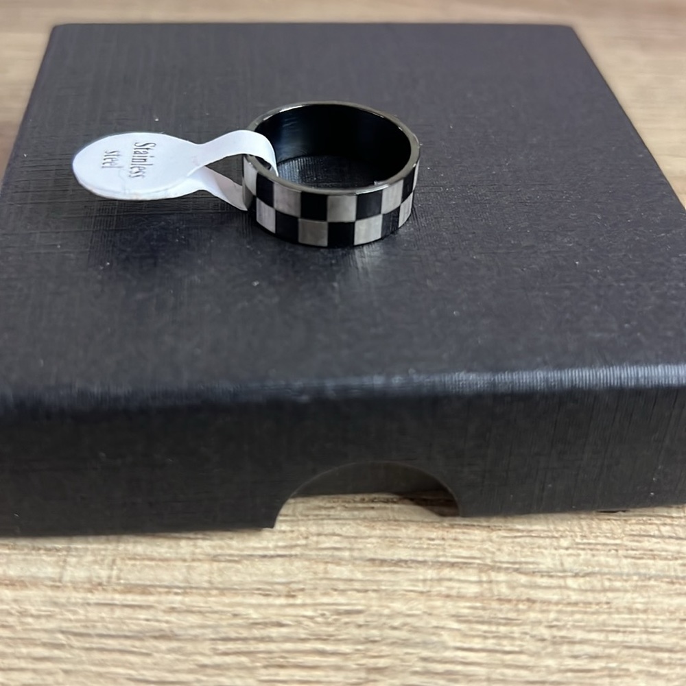 Men Ring - Picture 2 of 2